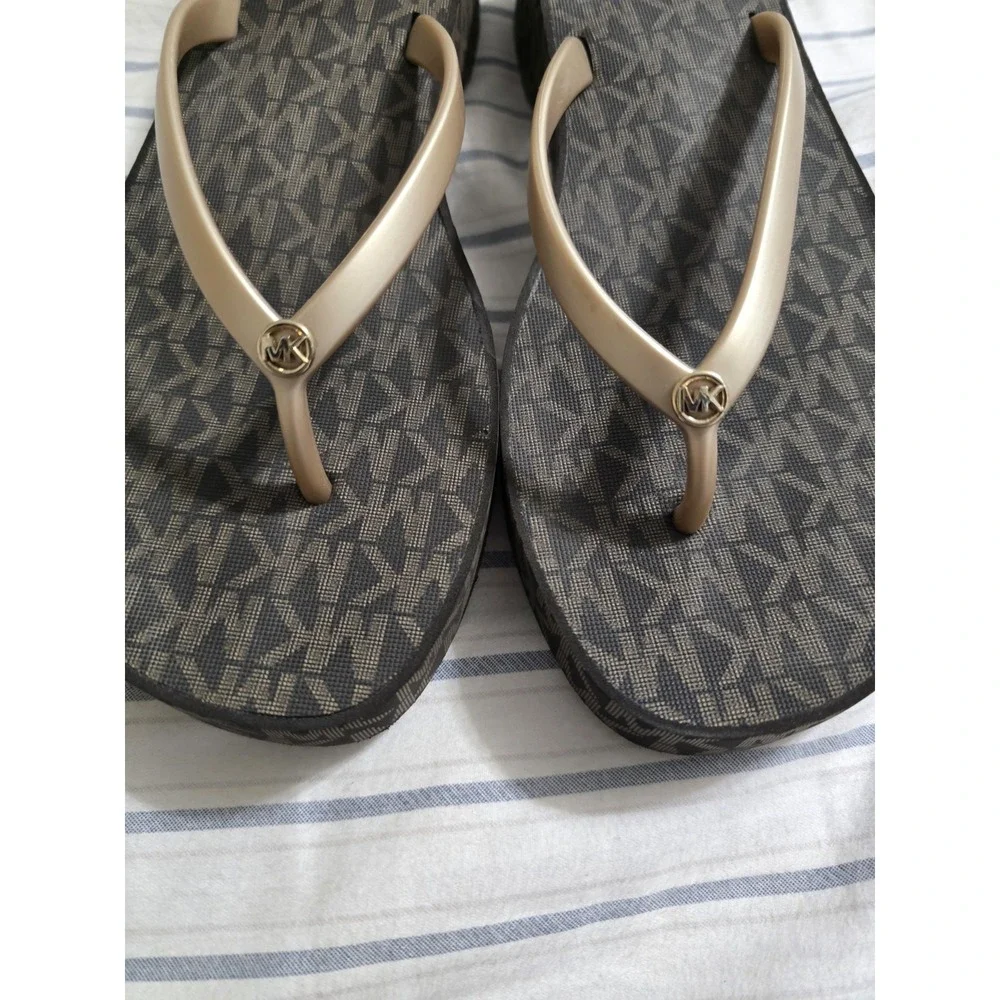 Michael Michael Kors Women's Lilo Logo Wedge Flip Flop Sandals 8M
